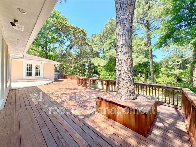 Building Photo - 847 Kell Aire Dr