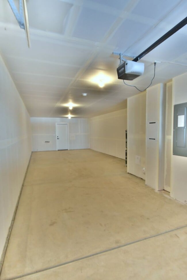 Building Photo - 3bd/2.5ba Lynnwood Townhome
