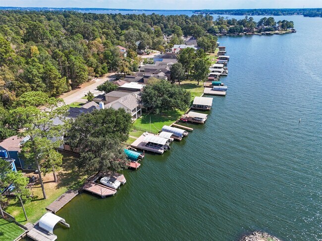 Building Photo - 3203 Poe Dr