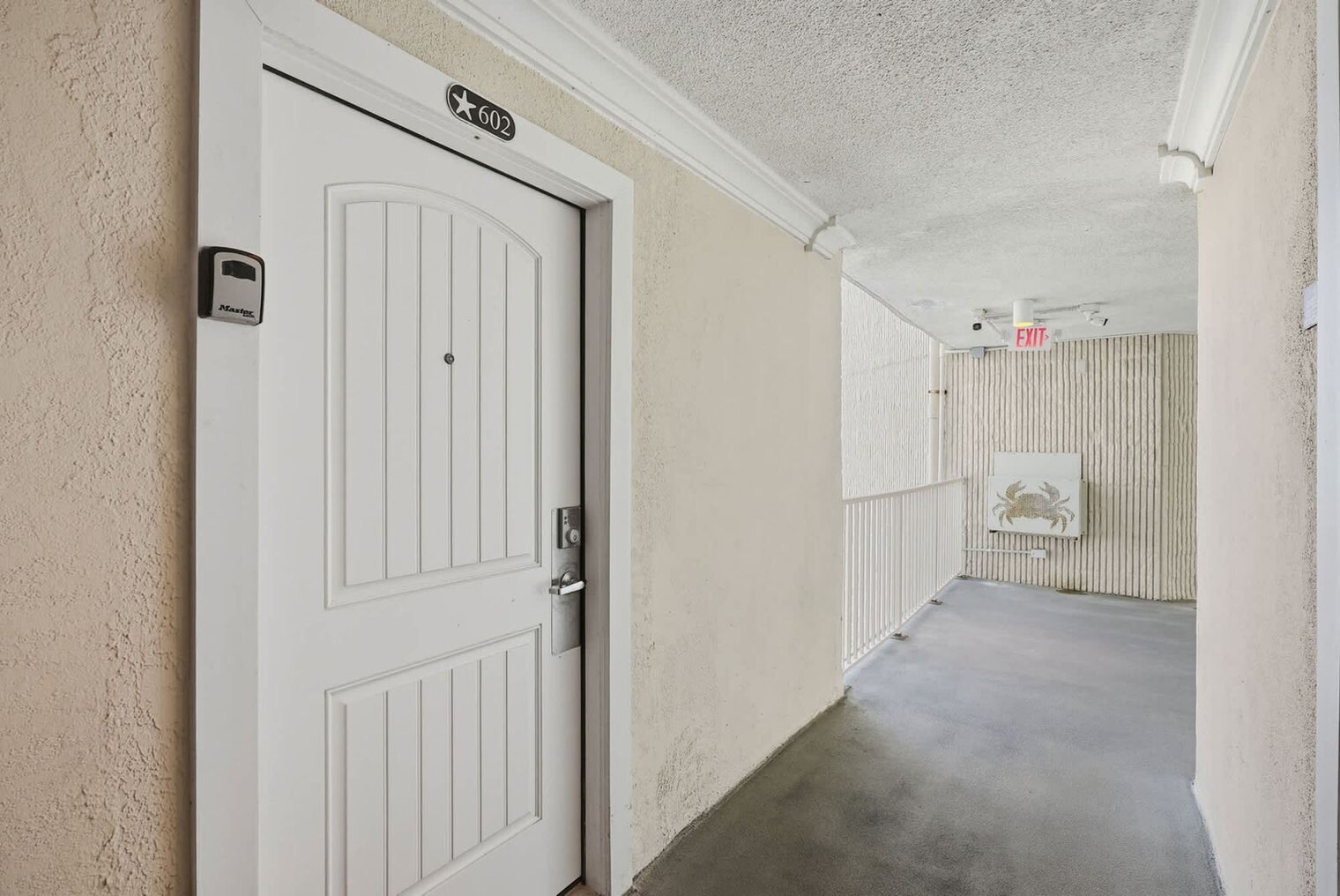 Building Photo - 8817 S Thomas Dr