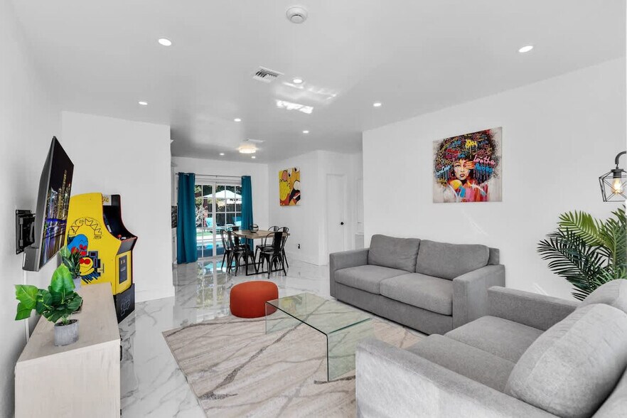 Building Photo - 7001 Coolidge St