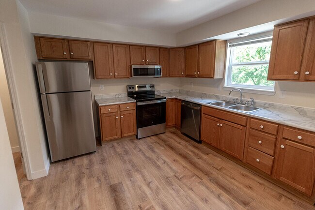 Building Photo - 3310 Belle Meade Dr