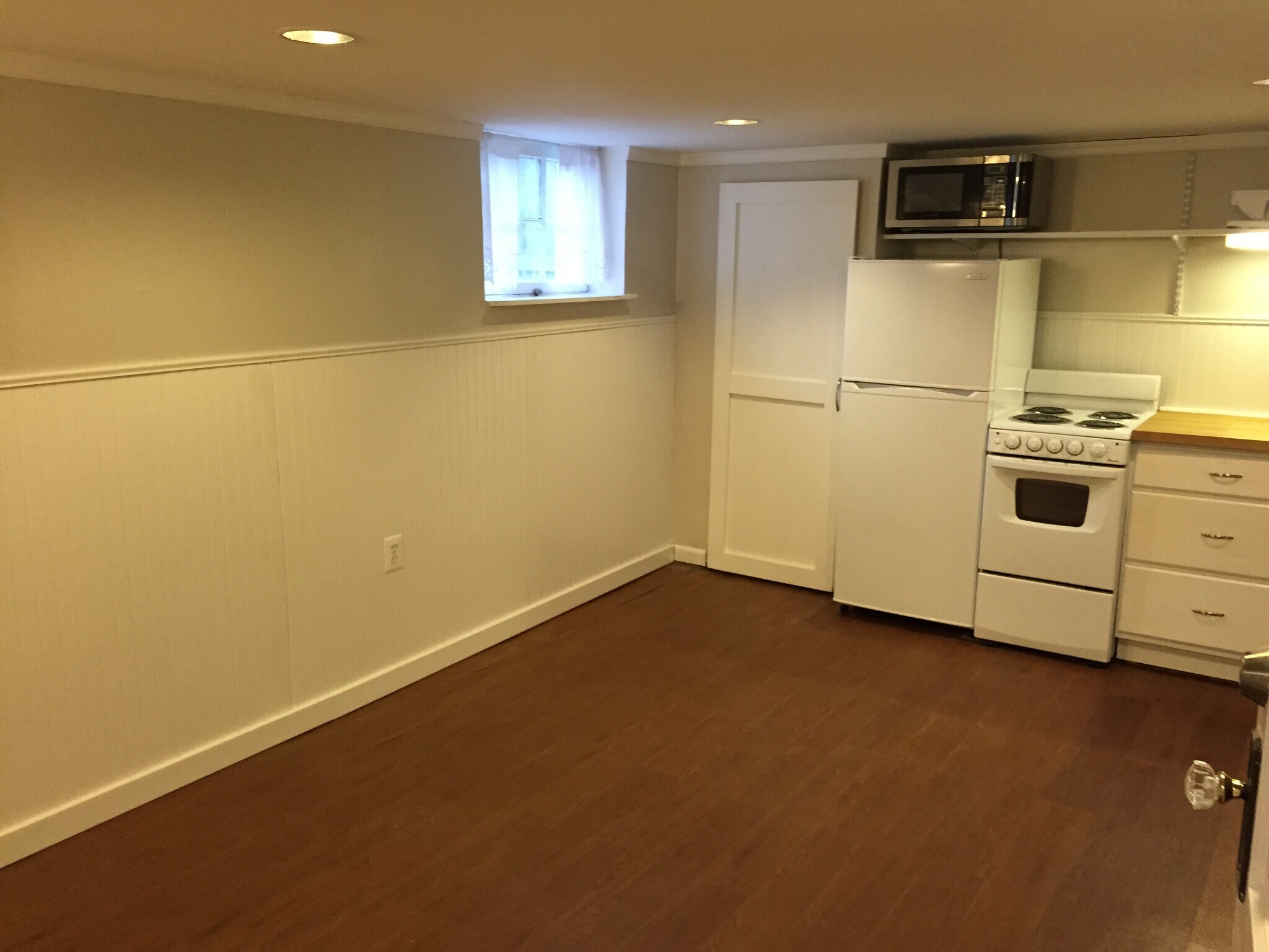 Building Photo - 1041 Taussig Place Northeast