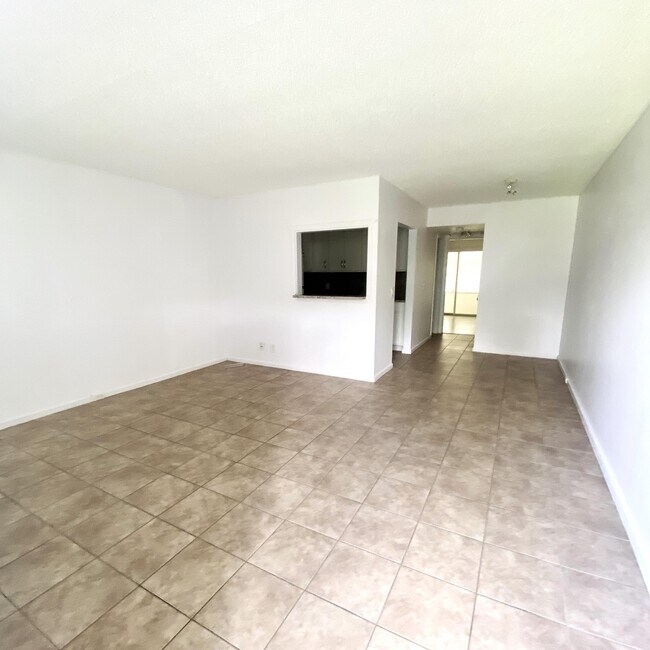 Building Photo - 286 Tilford N