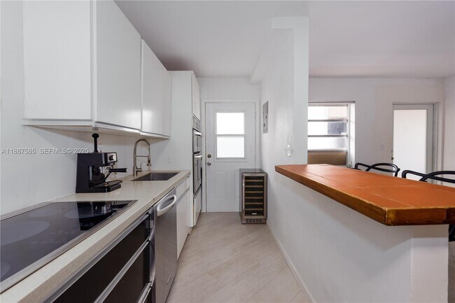 Building Photo - 525 Meridian Ave