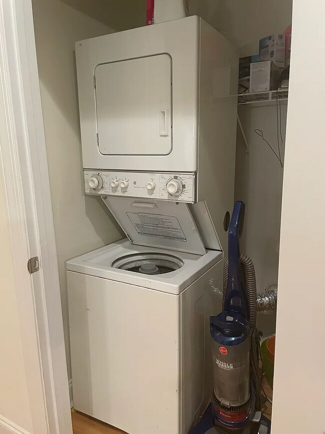 Building Photo - 2 Bed, 2 Bath Apartment on the River - Furnhsied Rental