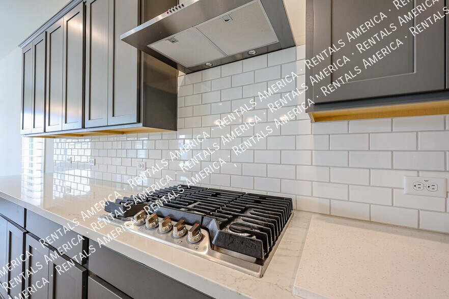 Building Photo - 274 S 164th Dr