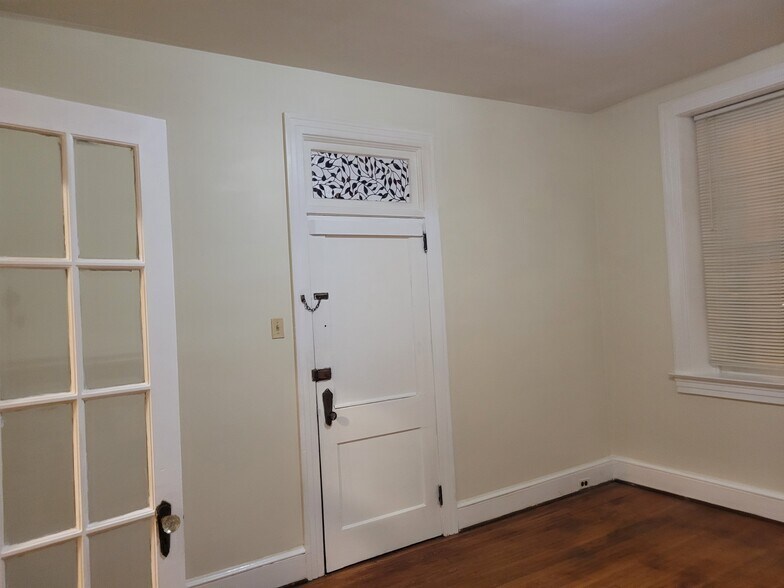 Building Photo - 40 S Prince St