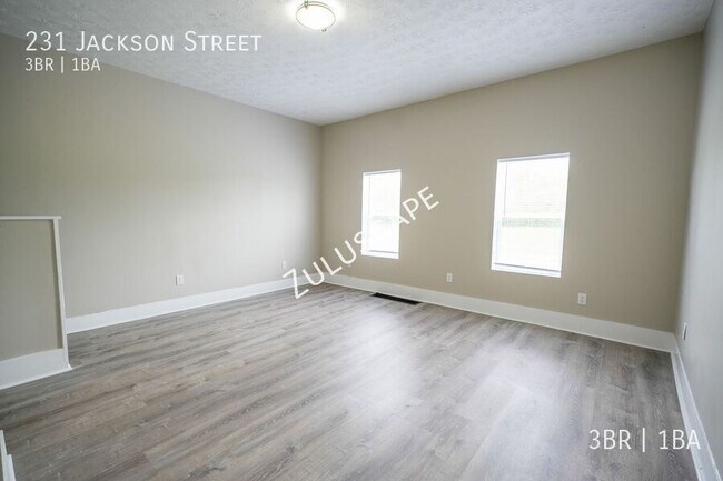 Building Photo - 231 Jackson St