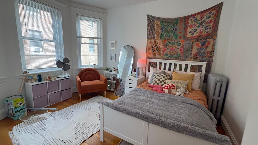 Building Photo - 65 Park Dr