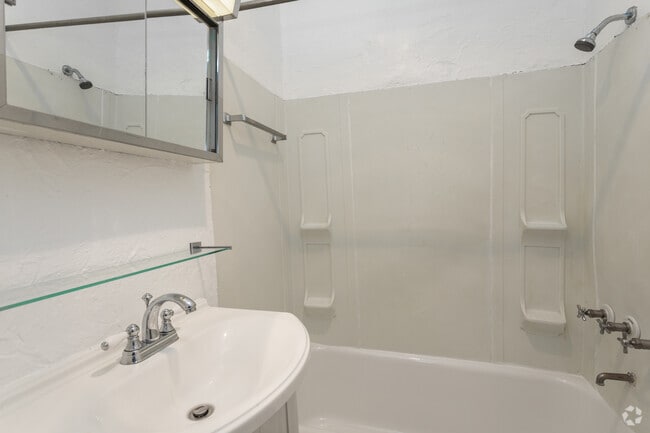 Building Photo - Gold Coast