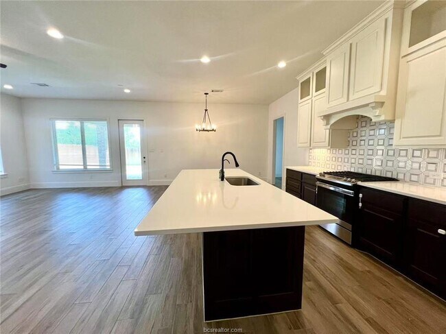 Building Photo - 3903 Eskew Dr