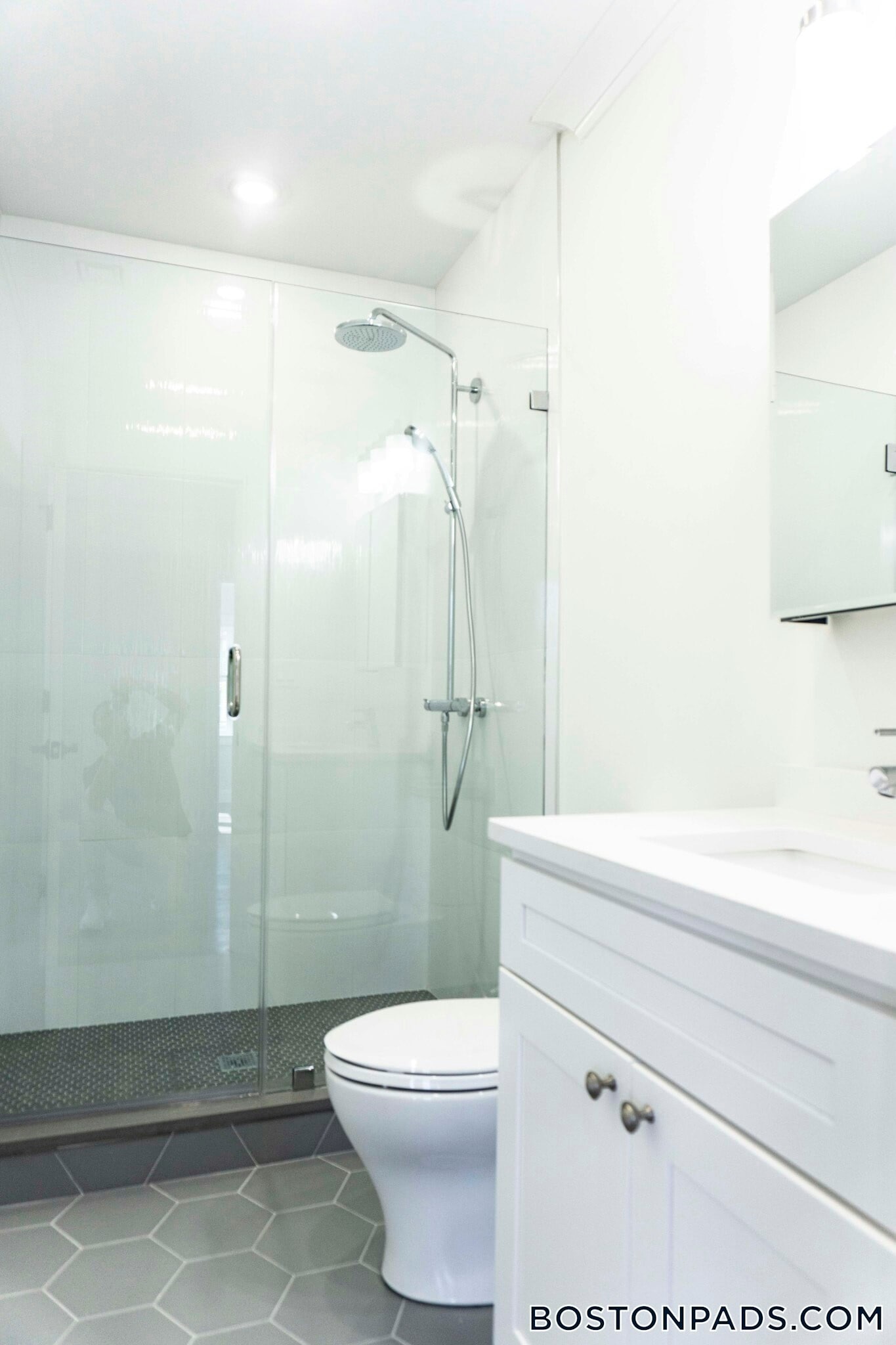 Building Photo - 79 Linden St