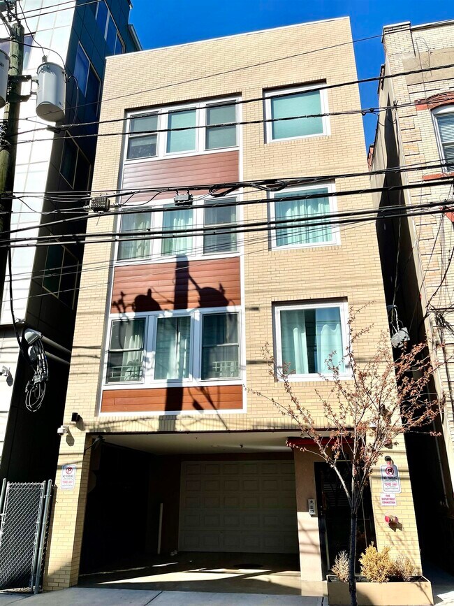 Building Photo - 574 56th St