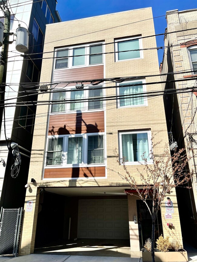Primary Photo - 574 56th St