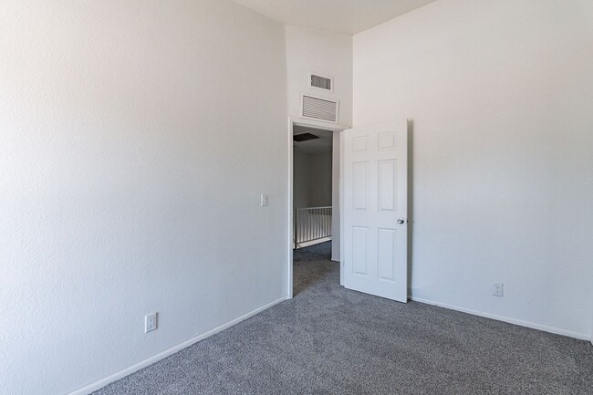 Building Photo - Brand new floor