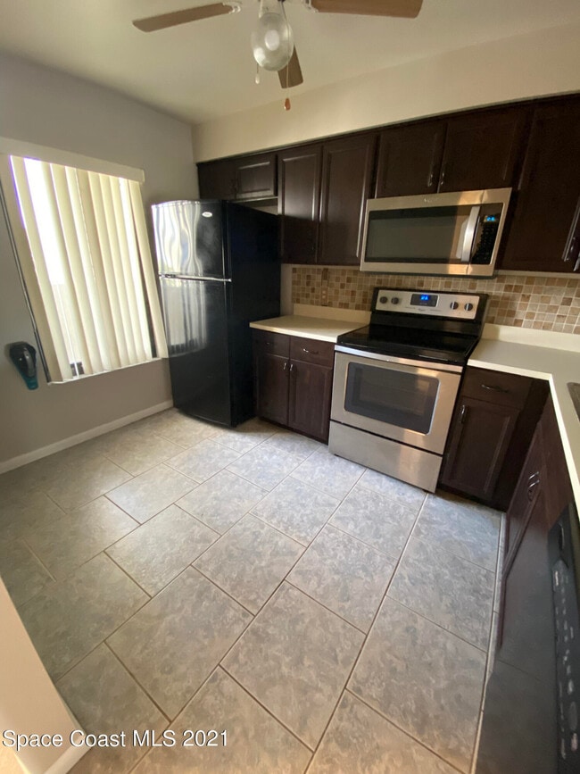 Building Photo - 200 International Dr