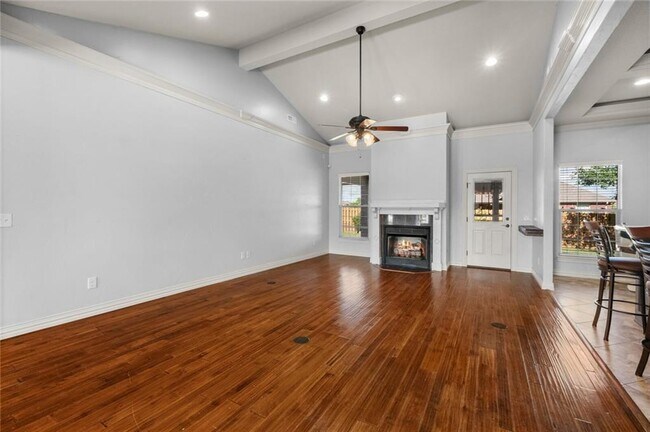 Building Photo - 2506 SW Glenn Ridge Rd