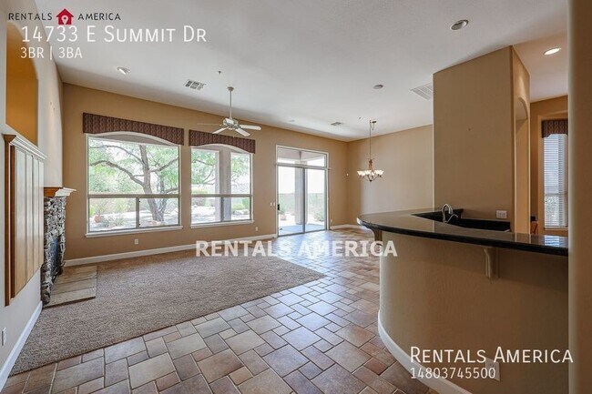 Building Photo - Beautiful 3-Bed/3-bath home in Fountain Hi...