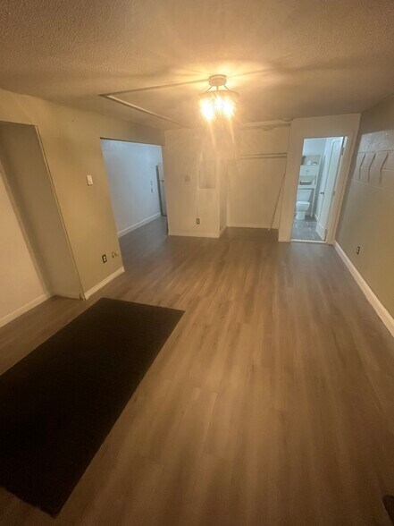 Building Photo - 1 Continental Ct