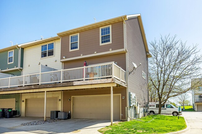Building Photo - JOHNSTON SCHOOLS!! 3 Bed 2.5 Bath Townhome in Grimes