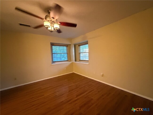 Building Photo - 758 Briarbend Dr