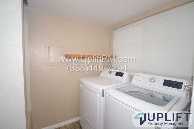 Building Photo - 5883 Mt Alifan Dr