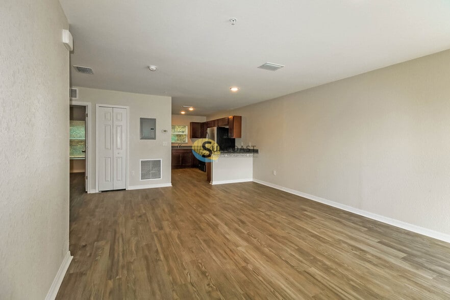 Building Photo - 8148 Juniper Rd