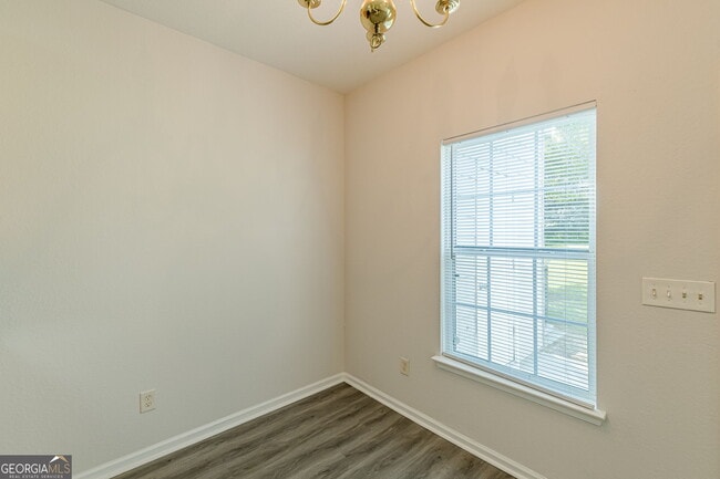 Building Photo - 274 Brookview Dr