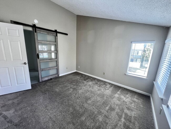 Building Photo - Charming 3-Bedroom Home in Desirable Rohne...