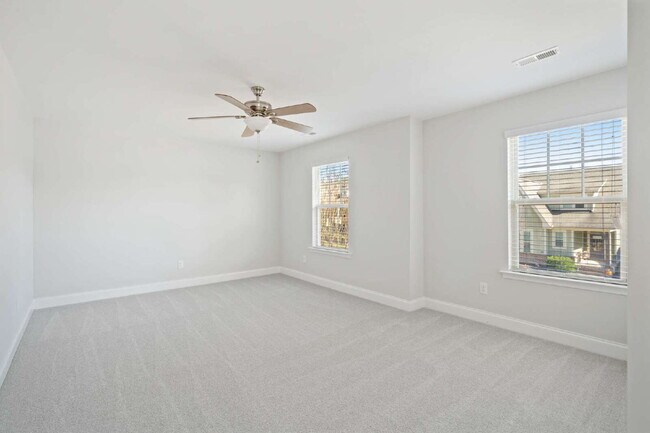 Building Photo - Welcome Home: Spacious 3-Bedroom Retreat i...