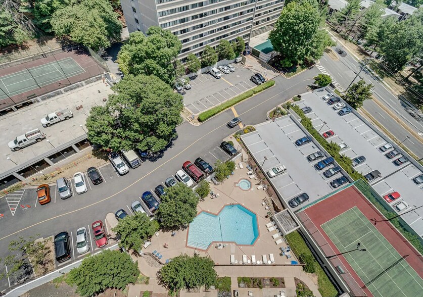 Building Photo - 6101 Edsall Rd