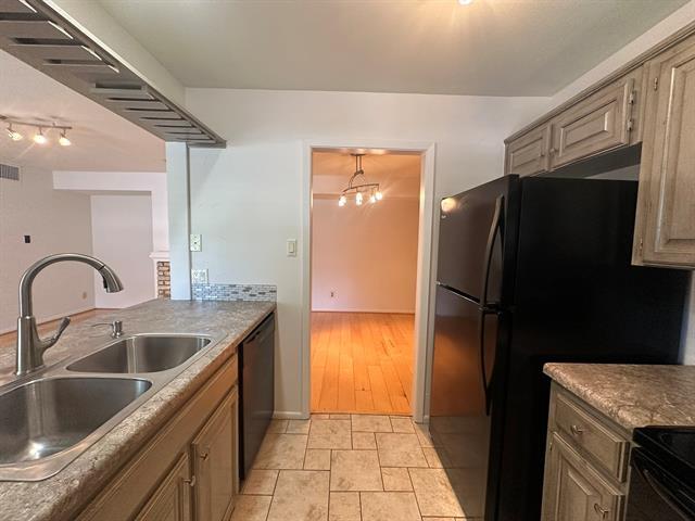 Building Photo - 4049 Herschel Ave