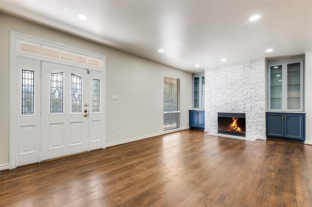 Building Photo - 3208 Cole Ave