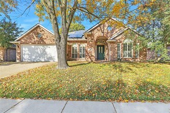 Building Photo - 5601 Belle Chasse Ln