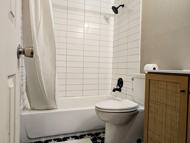 Building Photo - 109 State Ave