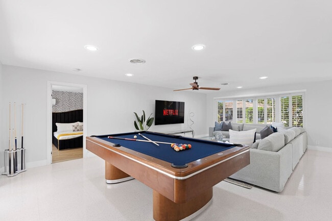 Building Photo - 4710 NE 27th Ave