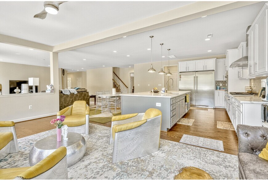 View of morning room and kitchen - 15514 Compton Rd
