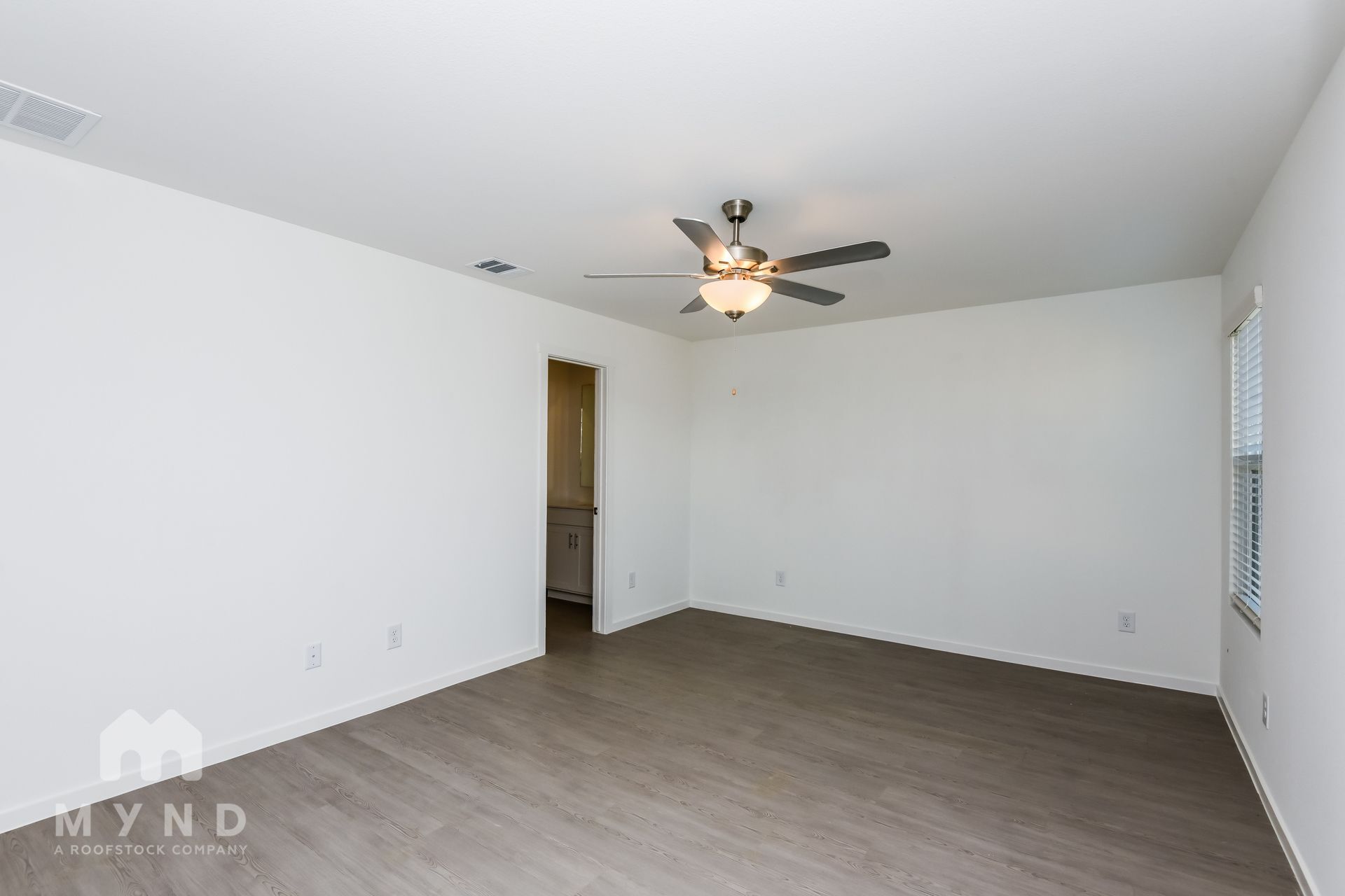 Building Photo - 2725 Ctr Crk Ln