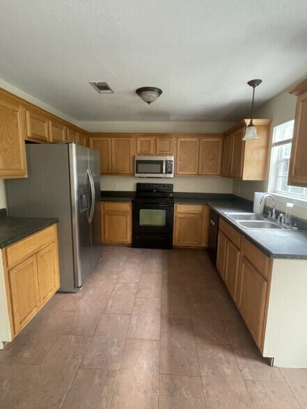 Building Photo - 10323 Daisy Vestry Rd