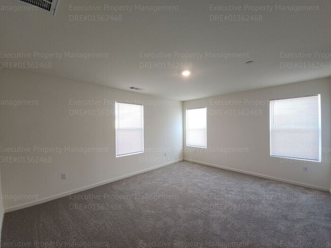 Building Photo - Newly constructed 4 bedroom/ 3 bathroom co...