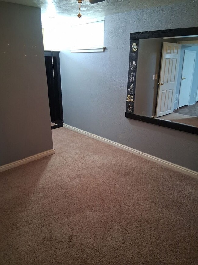 Building Photo - Charming University Area 3 Bedroom Home