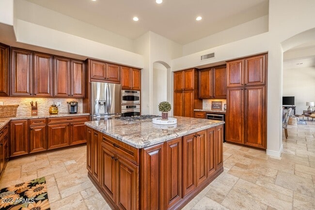 Building Photo - 13331 E Del Timbre Dr