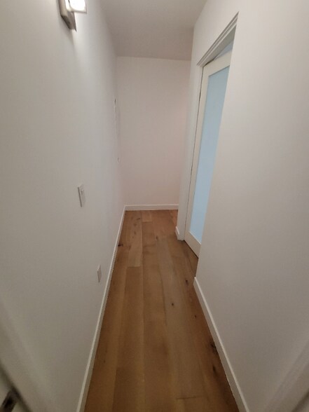 Building Photo - 947 4th St