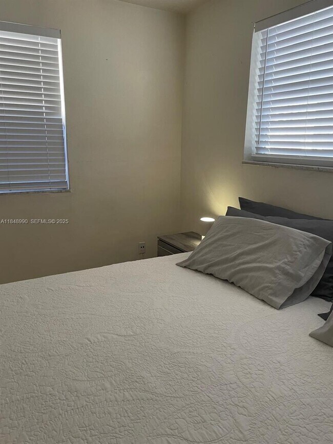 Building Photo - 2200 S Ocean Dr