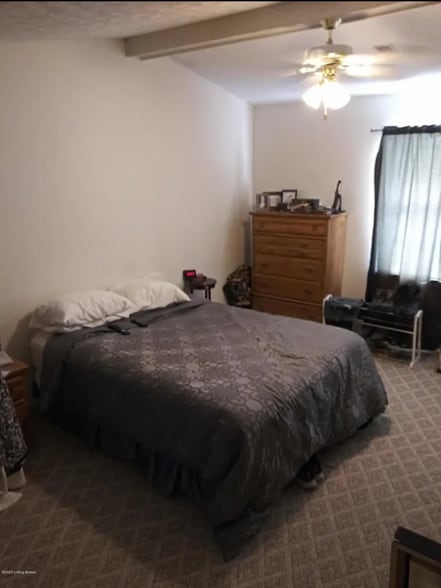 Building Photo - 143 Wiltshire Ave