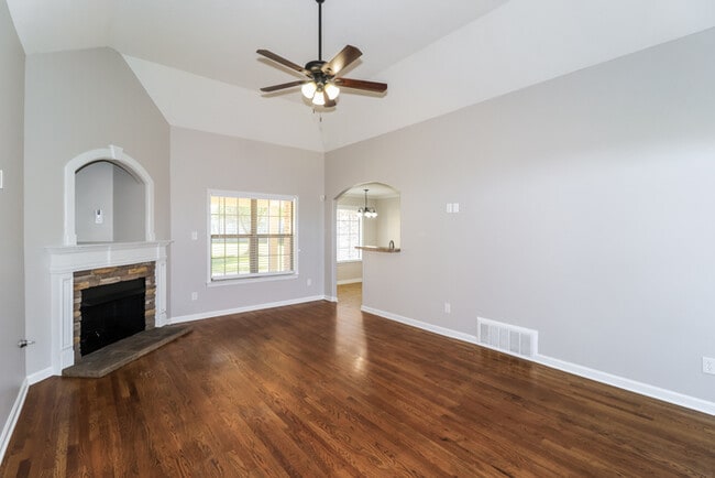 Building Photo - 35 Barkridge Dr