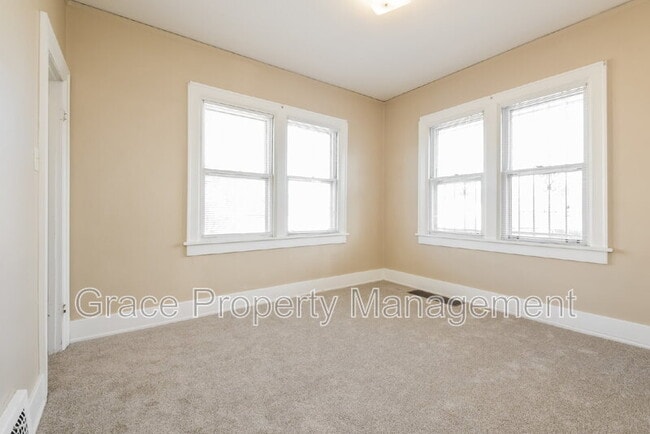 Building Photo - 1442 Perry St