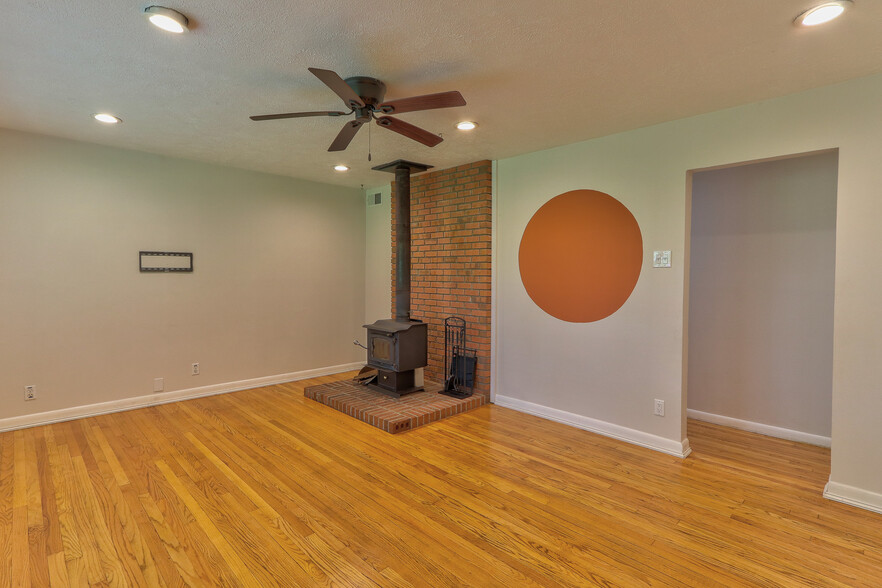 Building Photo - 6222 Indian Dr