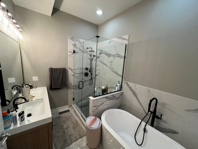 Building Photo - 937 N Willard Ct